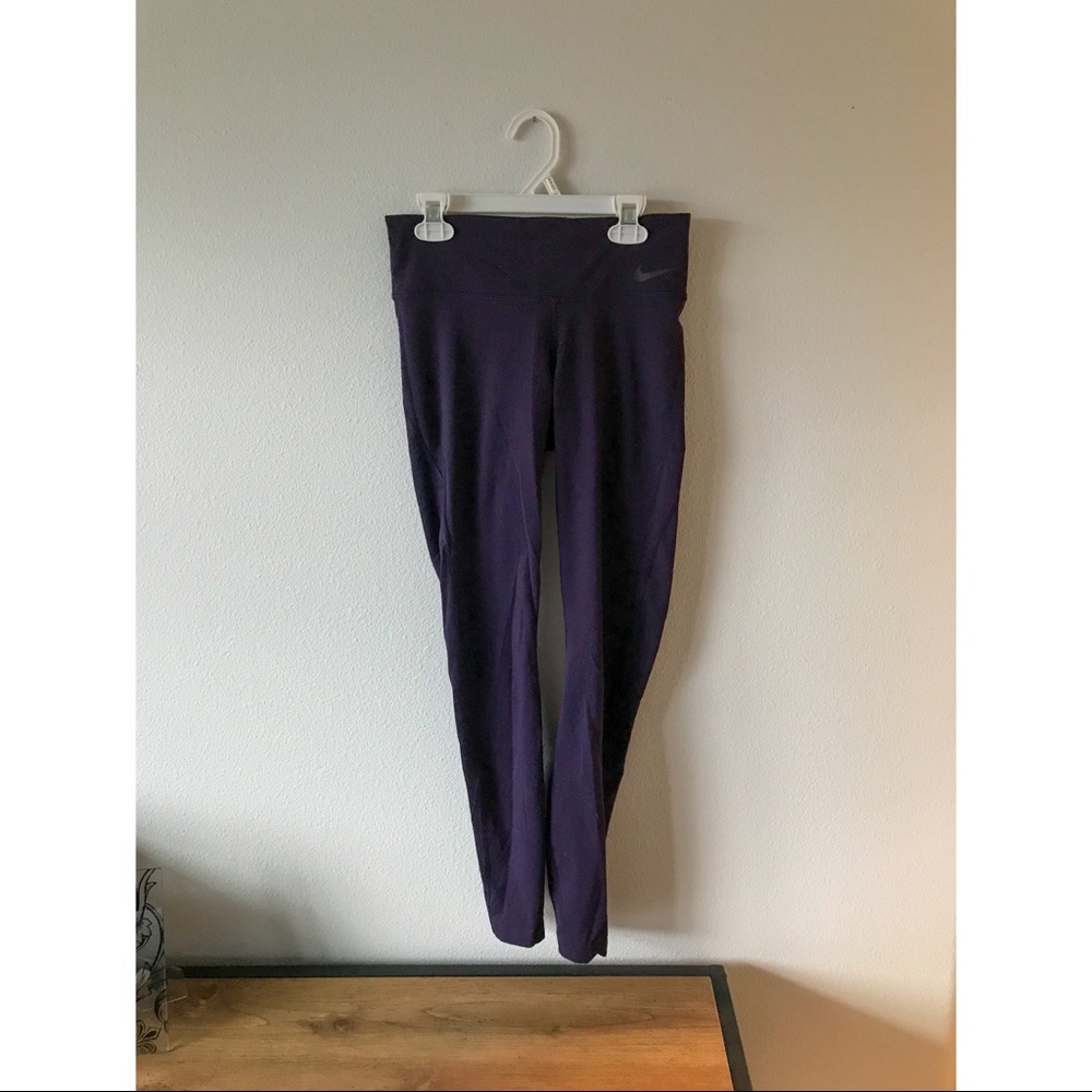 PURPLE NIKE LEGGINGS